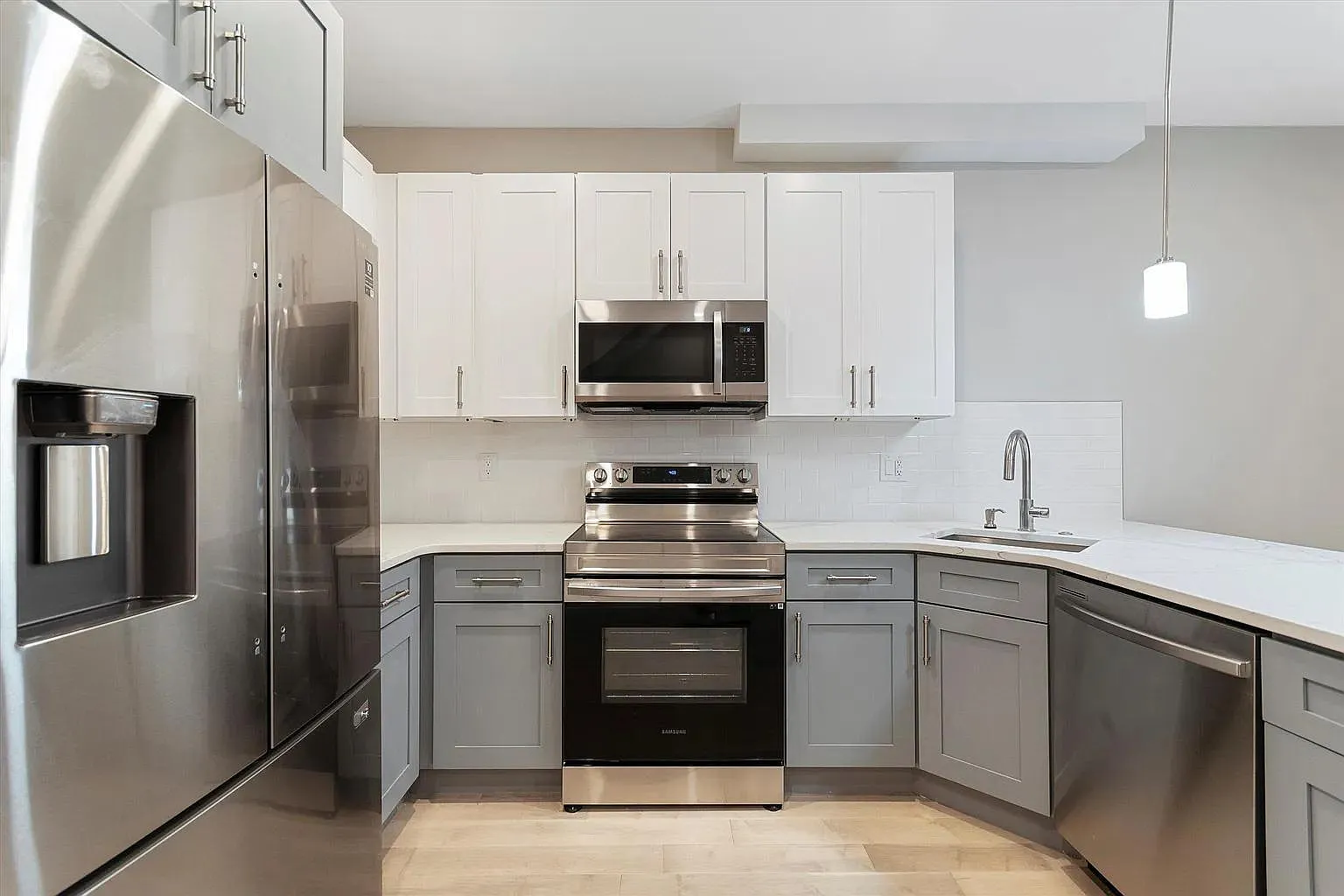 3 bed, 1500 sqft, $2,200 — Photo 2