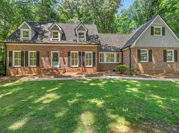 141 Dogwood Trl, Commerce, GA 30529