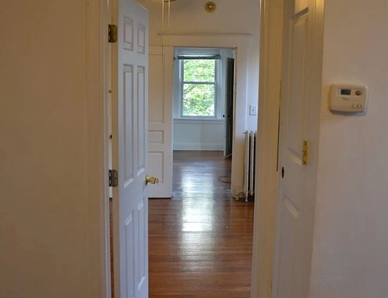 3rd image of 2411 Fairview Ave APT 2
