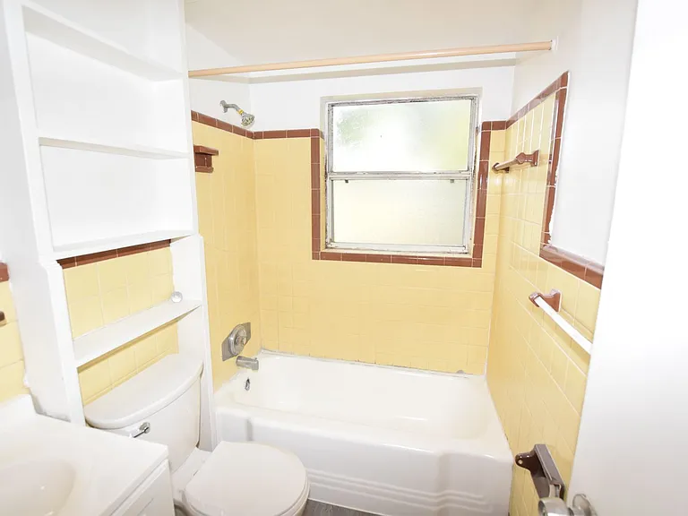 104 W Lancaster Rd — Photo 16