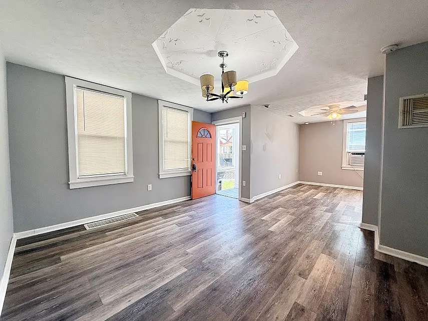 2 bed, 1281 sqft, $2,099 — Photo 3