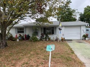 9030 Hunt Club Ln, Port Richey, FL 34668