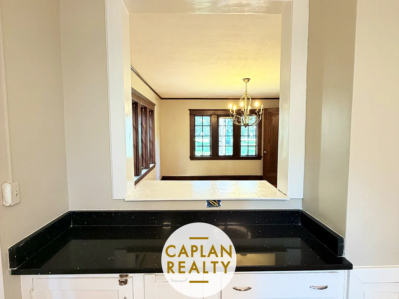3 bed, 1.5 bath, $4,000 — Photo 4