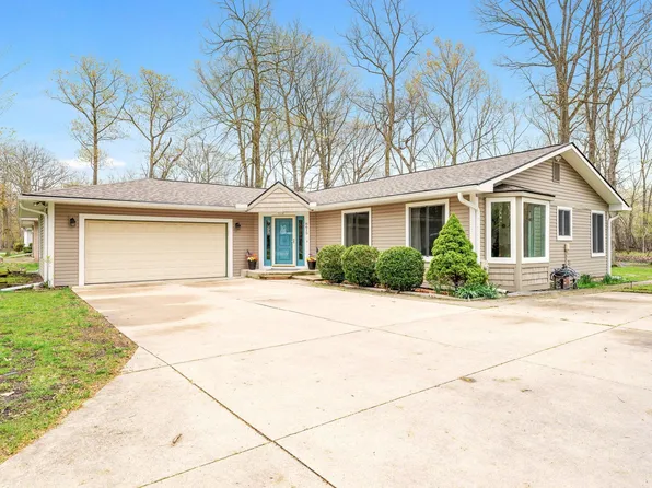 8615 Island Blvd, Grosse Ile, MI 48138