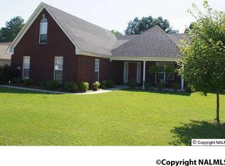 110 Jewell Cobb Ct, Owens Cross Roads, AL 35763