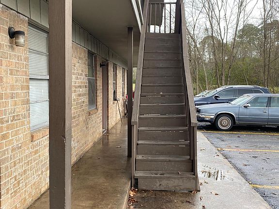 3rd image of 706 Henderson St