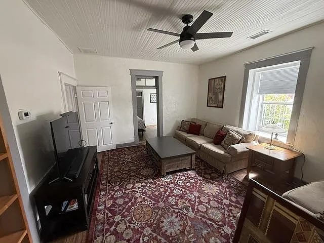 1820 Lomas Blvd NW — Photo 3