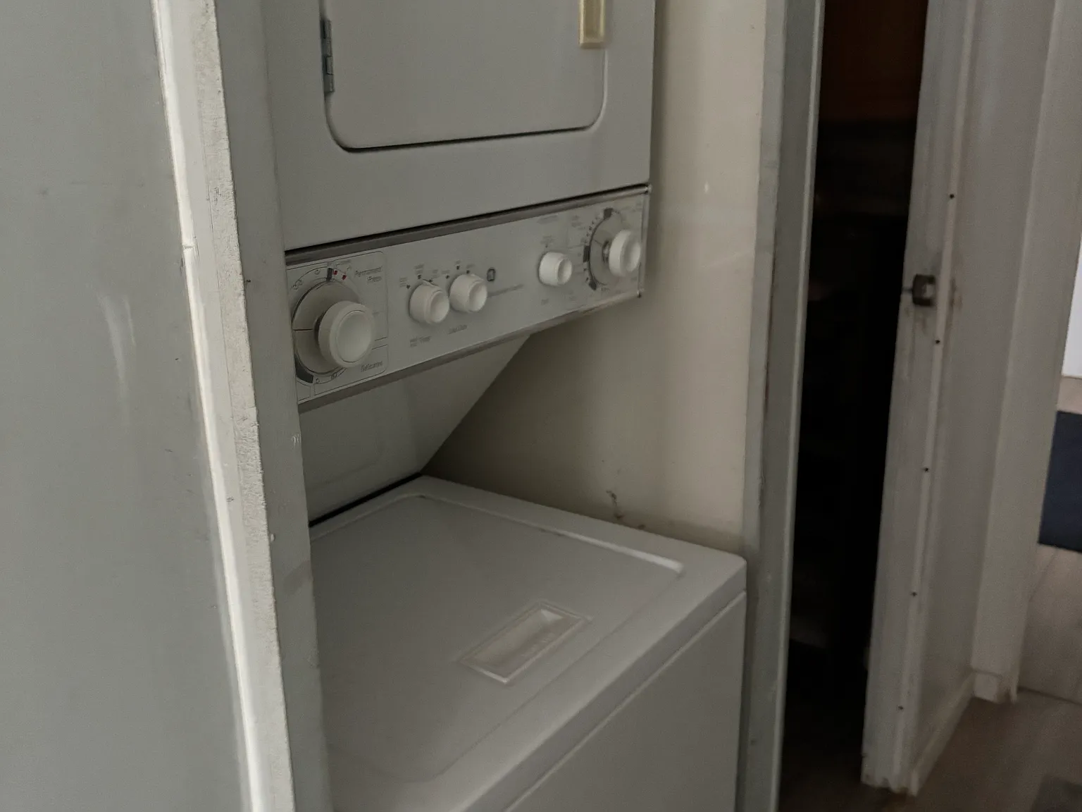 2 bed, 648 sqft, $2,400 — Photo 3