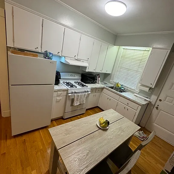 31 Auburn St #1R — Photo 7