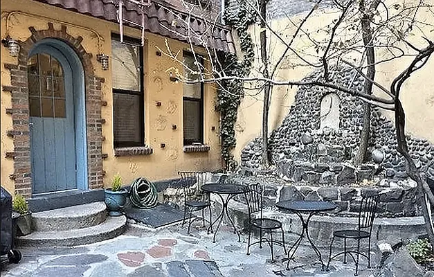 Rented by Compass | media 10