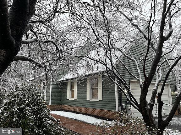 3rd image of 1470 Bennett Rd