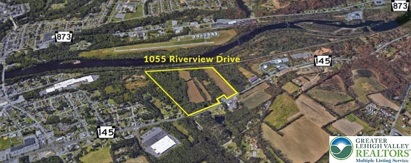 1st image of 1055 Riverview Dr