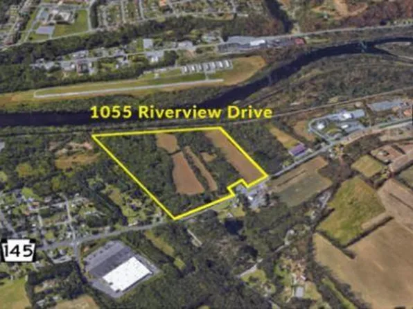 1055 Riverview Dr, Walnutport, PA 18088