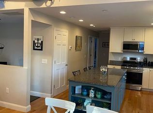 40 Shagbark Rd, Narragansett, RI 02882