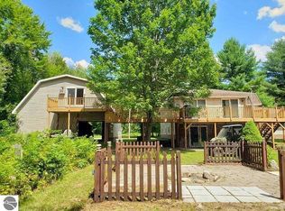 6070 Pineview Dr, Mancelona, MI 49659