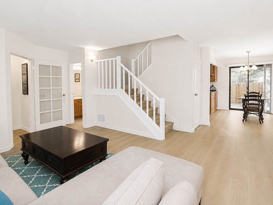 Open floorplan - NEW flooring and paint throughout