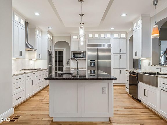 3rd image of 9012 Riverview Park Dr