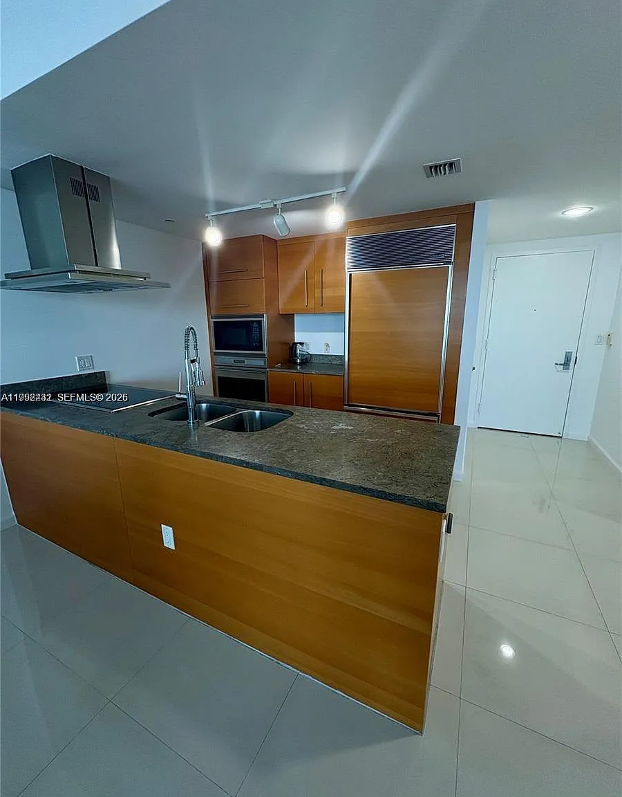 Icon Brickell No Two — Photo 4