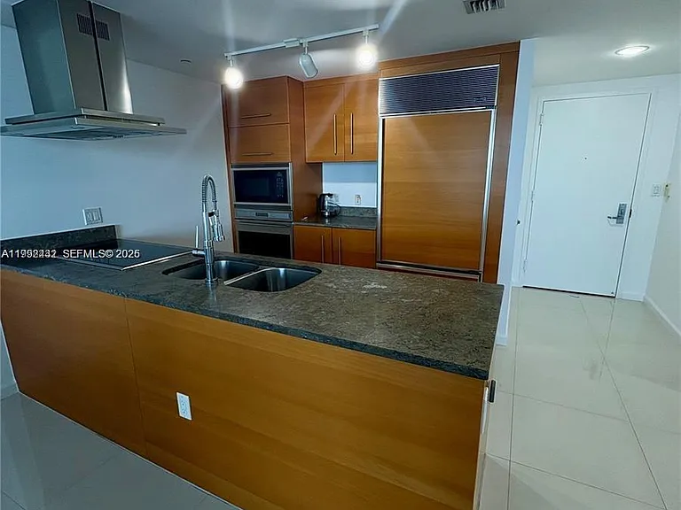 495 Brickell Ave #3909 — Photo 4