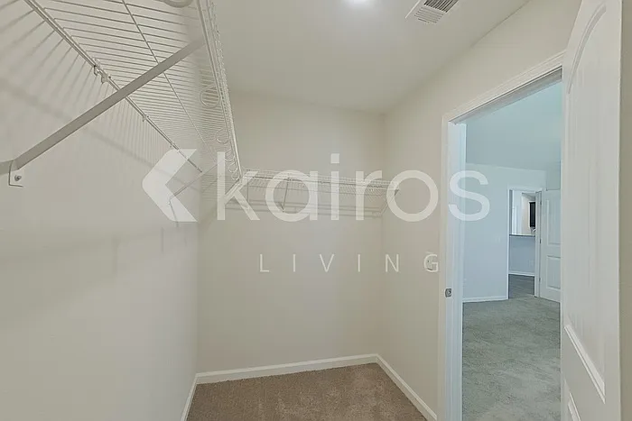 102 Lord Effingham Way — Photo 18