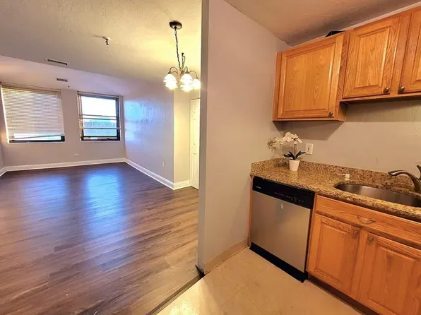 17 Federal St APT 605, Worcester, MA 01608