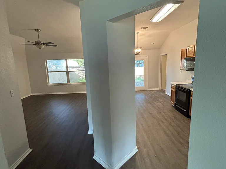 8206 Copperfield — Photo 5