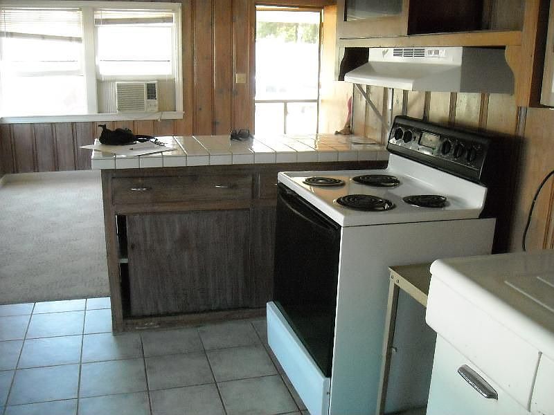 2nd image of 520 6th St