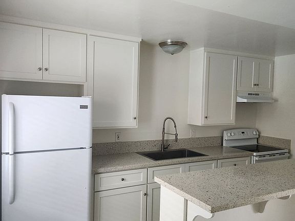 5th image of 240 N 2nd St #2