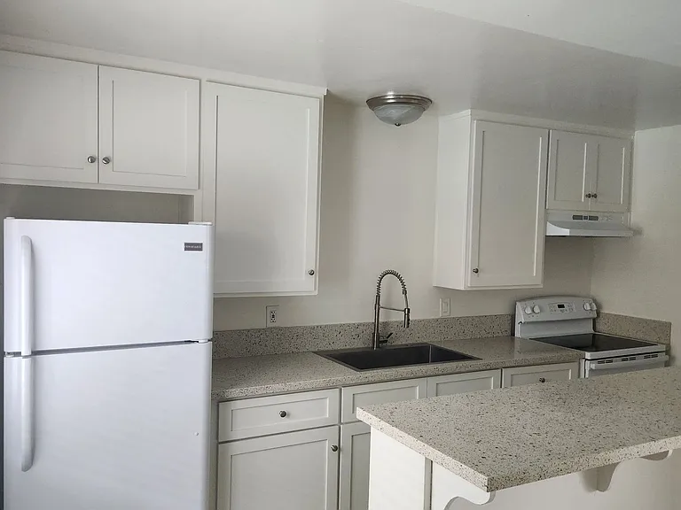 240 N 2nd St — Photo 5