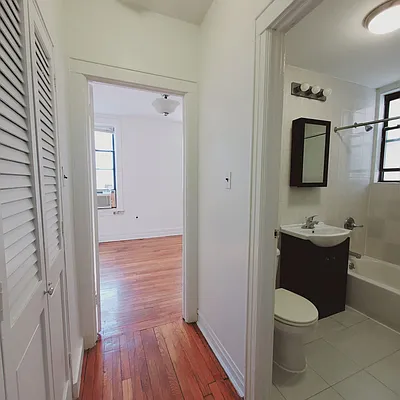 Rented by New York Residence | media 33