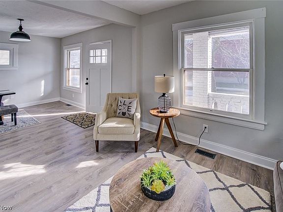4th image of 2058 Dowd Ave