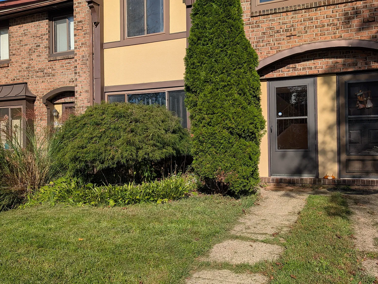 3 bed, 1.5 bath, 1584 sqft, $2,750 — Photo 1