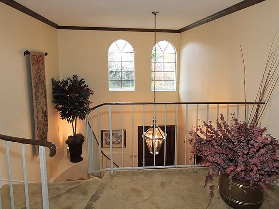 3rd image of 2275 E Panorama Dr