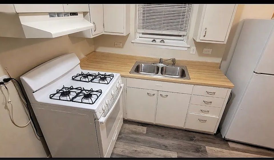 2nd image of 3631 147th Pl Unit 2S