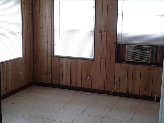 3rd image of 409 Churchill Dr