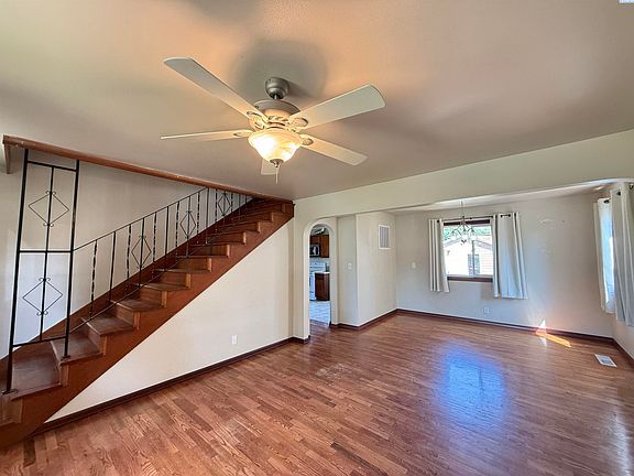 2nd image of 303 Avenue G