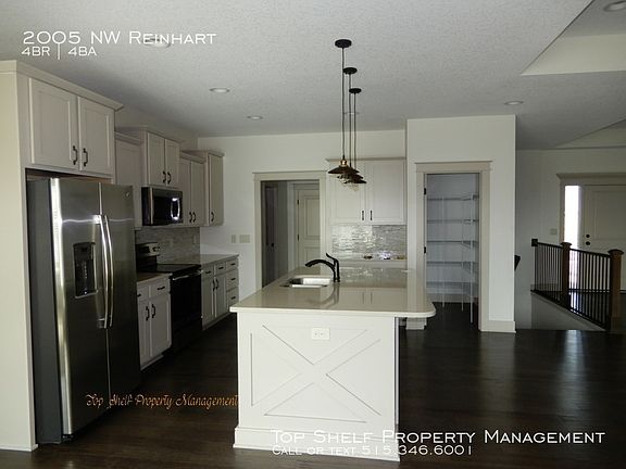 3rd image of 2005 NW Reinhart Dr