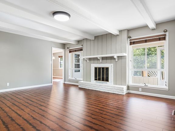 4th image of 3013 W Woodbridge Dr