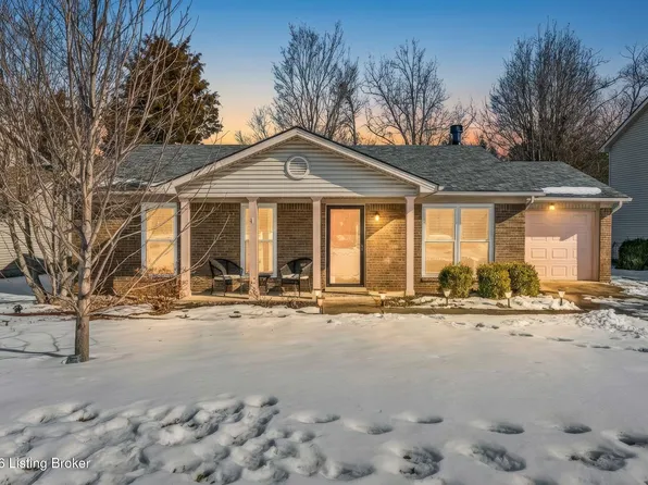 311 Woodland Lakes Dr, La Grange, KY 40031