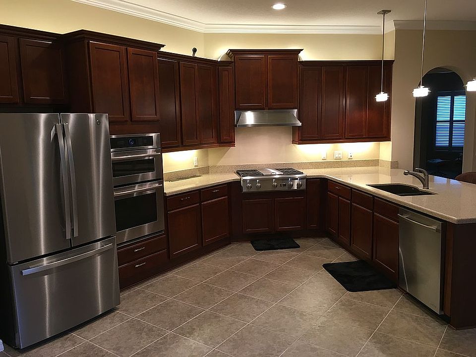 Stainless Gourmet Kitchen!