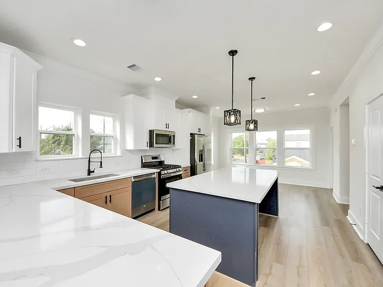 3806A Yale St — Photo 17