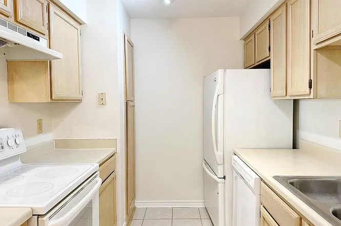 1523 Lincoln Way #204B — Photo 8