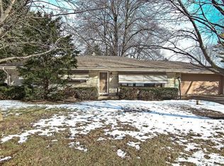 N76W14308 Northpoint Dr, Menomonee Falls, WI 53051