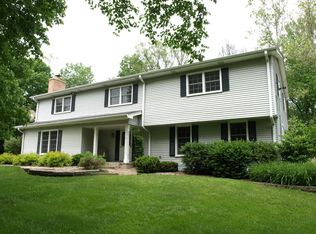 27W364 Wallace Rd, Wheaton, IL 60189