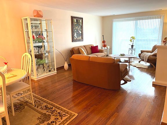 5th image of 8001 W Courte Dr APT 307