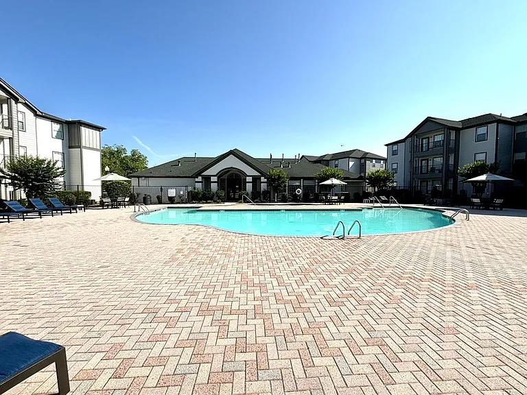 Landmark Apartments- TN — Photo 8