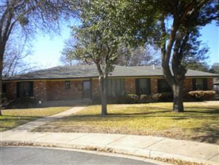 1st image of 1570 Drury Pl