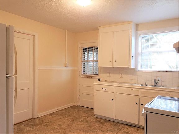 3rd image of 1701 E Fisher St