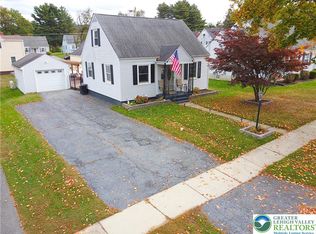 457 Maple Rd, Hellertown, PA 18055