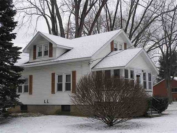 2nd image of 32 Whitehead St
